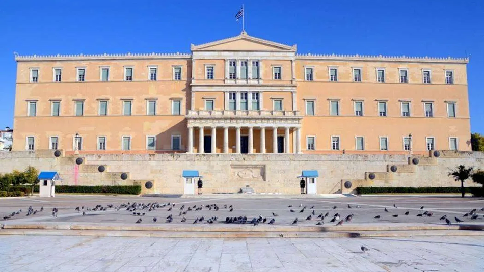 Ψηφίστηκε στη Βουλή το ν/σ για τις Ένοπλες Δυνάμεις
