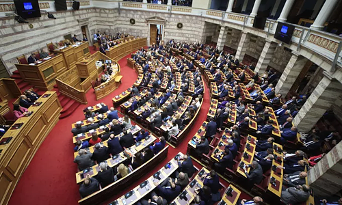 Βουλή: Πέρασε με 158 ψήφους το νομοσχέδιο για τις συλλογικές συμβάσεις εργασίας
