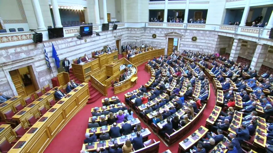 Ποιες είναι οι κοινοβουλευτικές διαδικασίες που προβλέπονται για ενδεχόμενη αναθεώρηση άρθρων του Συντάγματος