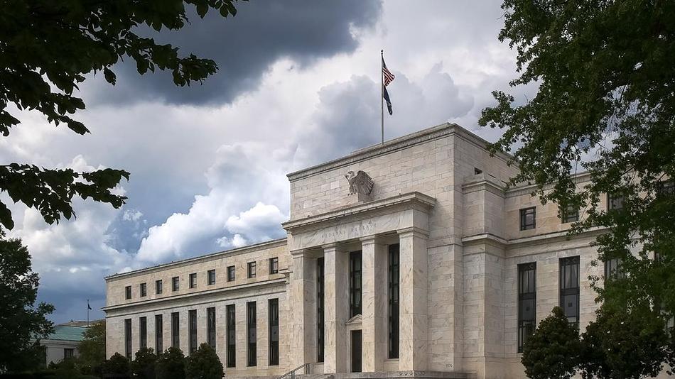 Αυξήσεις επιτοκίων στο τραπέζι της Fed λόγω πληθωριστικών πιέσεων