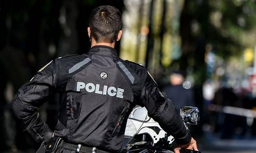 Νεαρός νοσηλεύεται στη ΜΕΘ μετά από απόπειρα ληστείας και τραυματισμό από αιχμηρό αντικείμενο