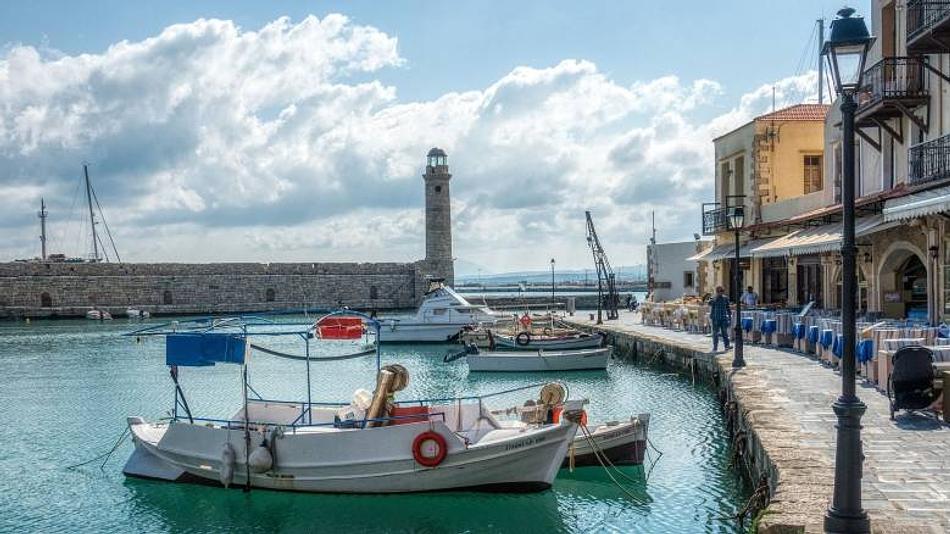 Βανδαλισμός στο Δημαρχείο Ρεθύμνης: Συνελήφθη δράστης μετά από καταστροφές και απειλές