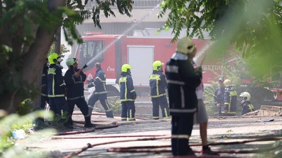 Πυρκαγιά σε χώρο εργοστασίου στην Αιγάλεω με κινητοποίηση 35 πυροσβεστών
