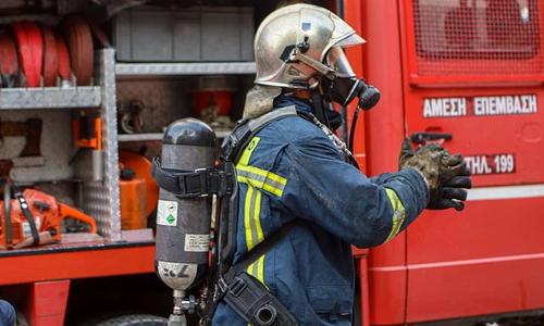 Πυρκαγιά σε χαμηλή βλάστηση στον Ασπρόπυργο Αττικής με 59 πυροσβέστες σε δράση