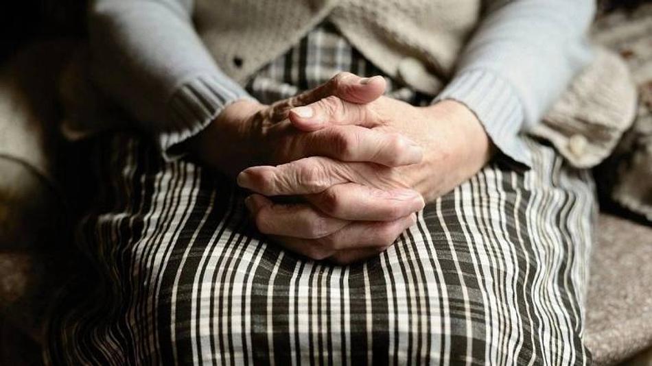 Σύλληψη 80χρονης γυναίκας μετά από απειλή με μαχαίρι κατά του πρώην συζύγου της