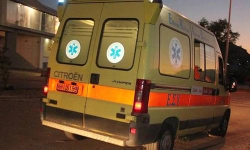 Αυτοκίνητο παρέσυρε και εγκατέλειψε άνδρα 50 ετών στην πόλη
