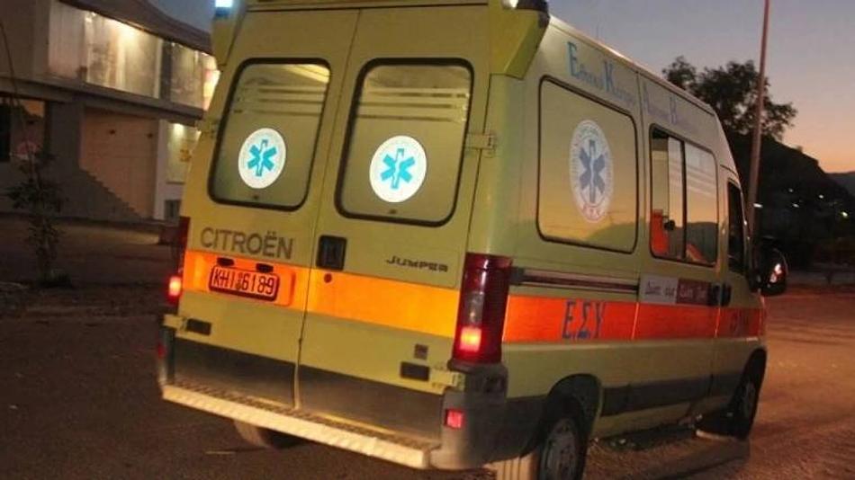 Αυτοκίνητο παρέσυρε και εγκατέλειψε άνδρα 50 ετών στην πόλη