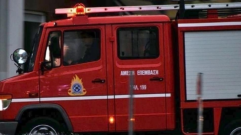 Επιχειρησιακή κινητοποίηση πυροσβεστικών δυνάμεων για την κατάσβεση πυρκαγιάς στο Λαγκαδά