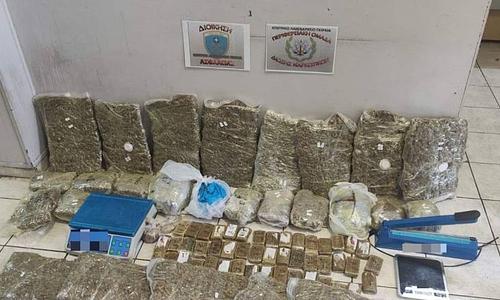 Συλλήψεις και μεγάλες κατασχέσεις ναρκωτικών στον Πειραιά: Υπερβαίνουν τις 800.000 ευρώ οι αξίες των ουσιών