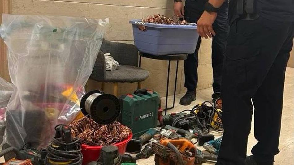 Συλλήψεις για εμπρησμούς και εκβιασμούς στη Μεταμόρφωση Μεσσηνίας