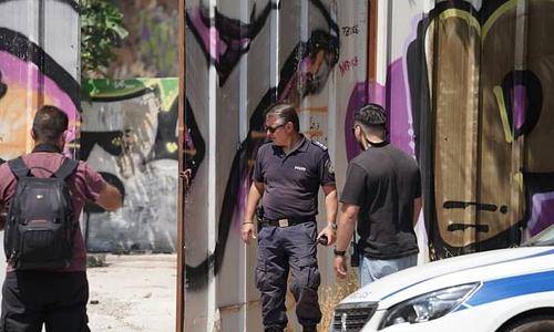 Σορός εντοπίστηκε σε βαλίτσα σε στέκι τοξικομανών: Μυστήριο γύρω από τα αίτια του θανάτου