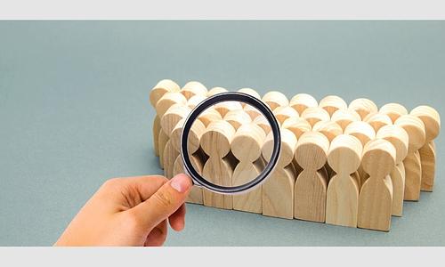 Βρετανία: Δημιουργία νέων προσωρινών θέσεων εργασίας για νέους εν μέσω κινδύνου "χαμένης γενιάς"