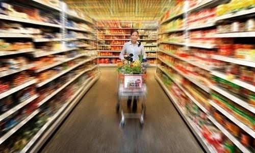 Συνάντηση για μειώσεις τιμών σε βασικά καταναλωτικά προϊόντα από τον υπουργό Ανάπτυξης