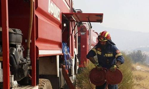 Πυρκαγιά σε χαμηλή βλάστηση στην περιοχή Έμπωνας Ρόδου με κινητοποίηση 30 πυροσβεστών