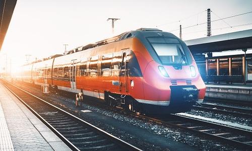 Διακοπή σιδηροδρομικής κυκλοφορίας λόγω πυρκαγιάς κοντά στη Χαλκίδα