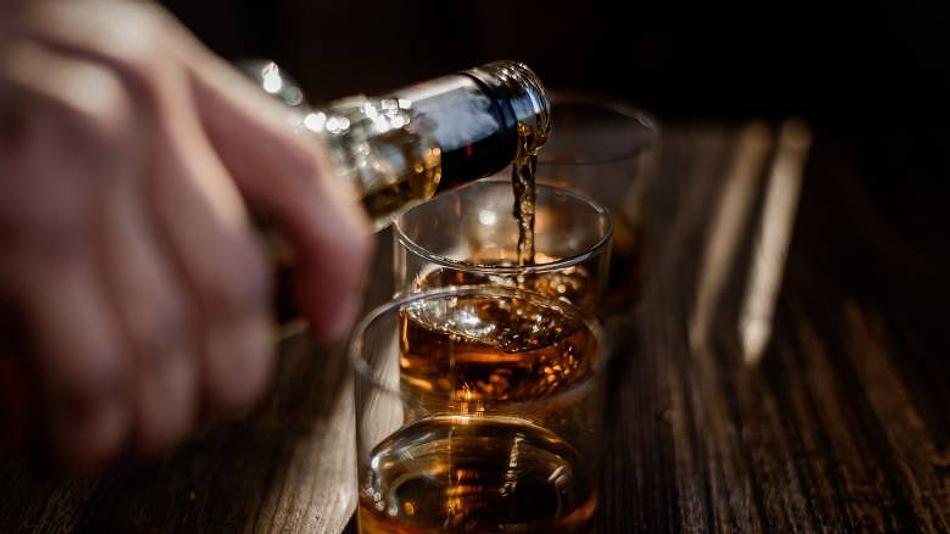 Σύλληψη γονέων μετά από περιστατικό αλκοόλ σε πάρτι με ανηλίκους στο Ηράκλειο