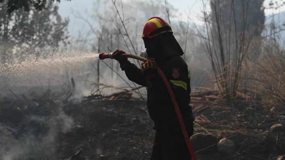 Πυρκαγιά σε Δυτική Αττική: Εκκενώνονται περιοχές και ισχύουν κυκλοφοριακές ρυθμίσεις