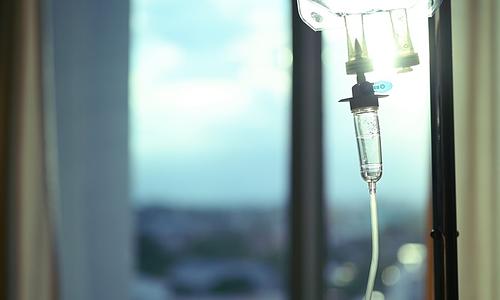 Αυξήσεις ασφαλίστρων έως 9% στα μακροχρόνια συμβόλαια υγείας για το 2026 σύμφωνα με την Αρχή Προστασίας του Καταναλωτή