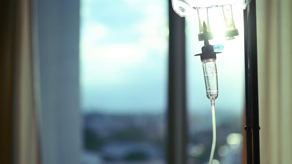 Αυξήσεις ασφαλίστρων έως 9% στα μακροχρόνια συμβόλαια υγείας για το 2026 σύμφωνα με την Αρχή Προστασίας του Καταναλωτή