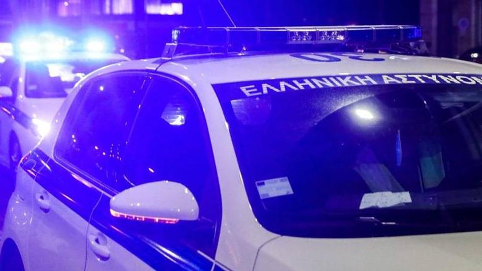 Αιματηρό επεισόδιο στον Δενδροπόταμο: 30χρονος τραυματίας από πυροβολισμούς, ανθρωποκυνηγητό για τους δράστες