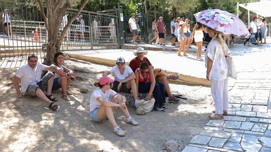 Ηλιοφάνεια και υψηλές θερμοκρασίες αναμένονται σήμερα στην Ελλάδα