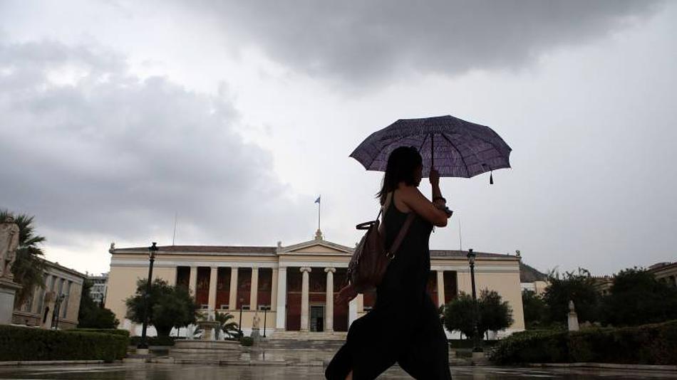 Προβλέψεις καιρού: Βροχές και καταιγίδες στην κεντρική χώρα και μέτριοι άνεμοι στο Αιγαίο