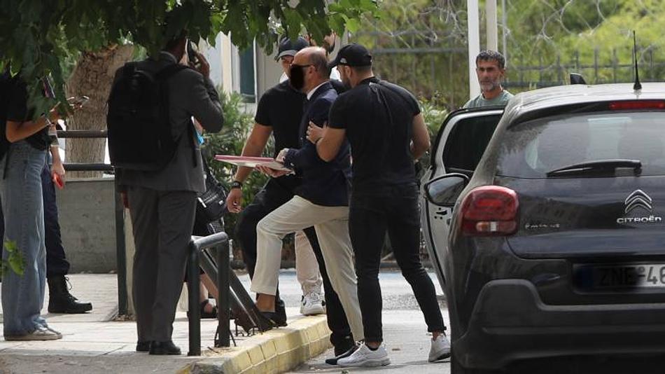 Απεργία πείνας από τον κατηγορούμενο παθολόγο αν κριθεί προφυλακιστέος