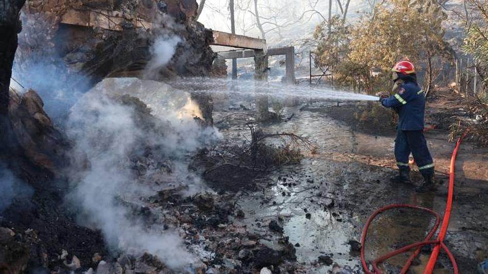 Φωτιά στον Προφήτη Ηλία: Πιθανή πρόκληση από επικίνδυνο παιχνίδι νεαρών