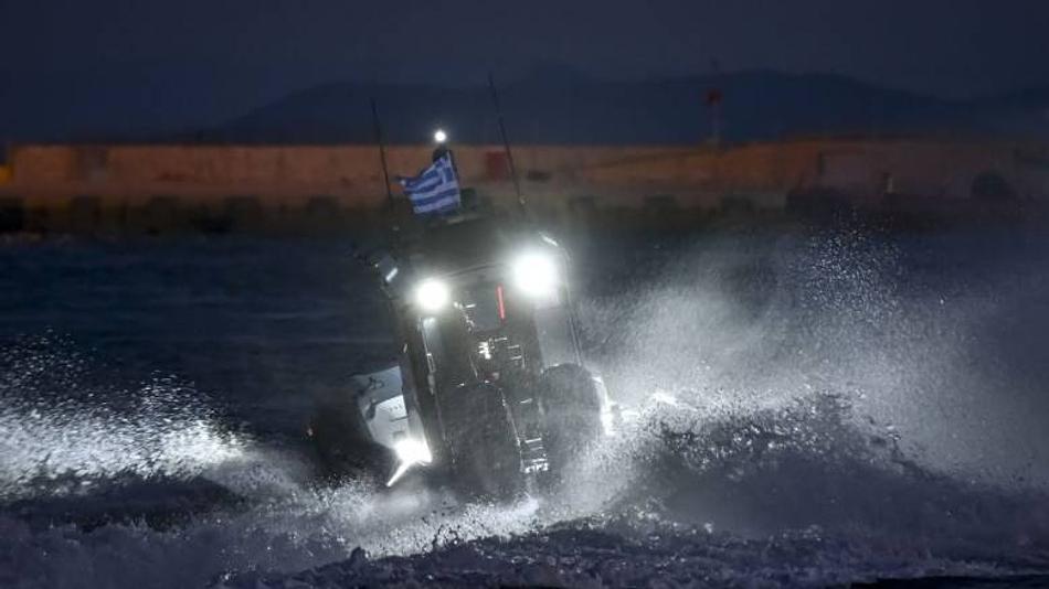Σύγκρουση πλοίου με θαλάσσιο ταξί στη Σκιάθο χωρίς τραυματισμούς