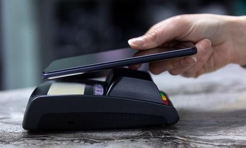 Αυστηρές ποινές για τη μη διασύνδεση POS με ταμειακές μηχανές στην αγορά