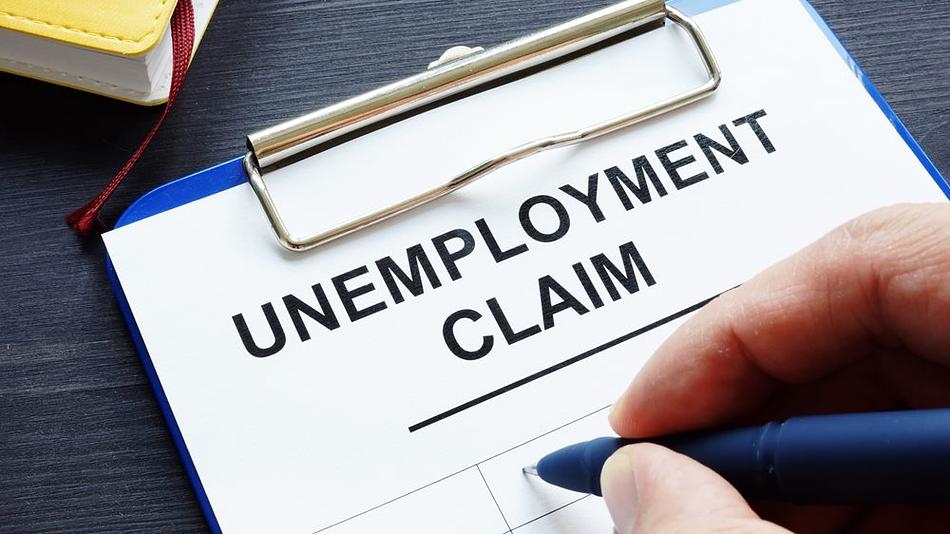 Αύξηση αιτήσεων επιδομάτων ανεργίας στις ΗΠΑ, αλλά με σταθερή αγορά εργασίας