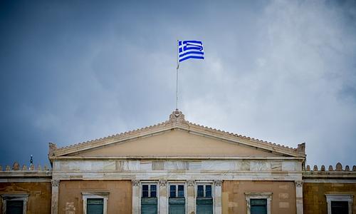 Η Ελλάδα προγραμματίζει πρόωρη αποπληρωμή 13 δισ. ευρώ χρέους έως το 2026, στοχεύει σε χαμηλότερο λόγο χρέους από την Ιταλία