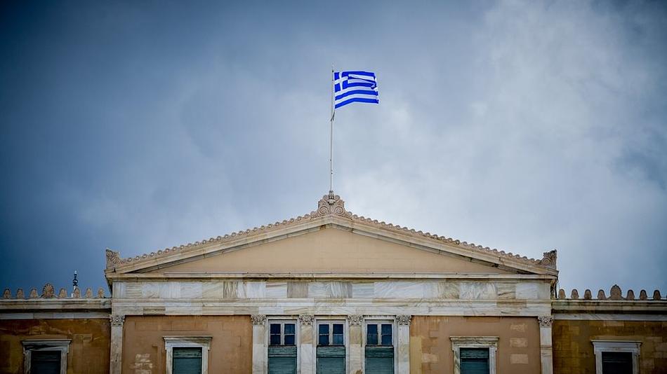 Η Ελλάδα προγραμματίζει πρόωρη αποπληρωμή 13 δισ. ευρώ χρέους έως το 2026, στοχεύει σε χαμηλότερο λόγο χρέους από την Ιταλία