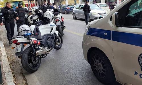Σοβαρό τροχαίο με μοτοσικλέτες στην οδό Κασσάνδρου μετά από καταδίωξη