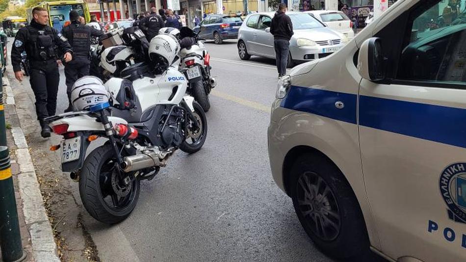 Σοβαρό τροχαίο με μοτοσικλέτες στην οδό Κασσάνδρου μετά από καταδίωξη