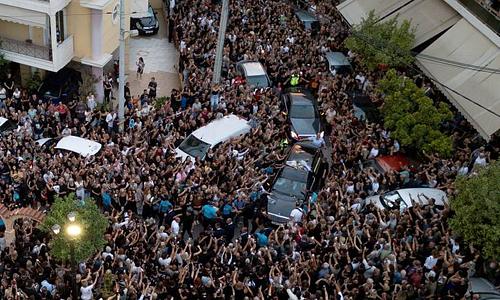 Η κληρονομιά του Γιώργου Μαζωνάκη: Μια ανατομία του πένθους και της μοναξιάς του καλλιτέχνη