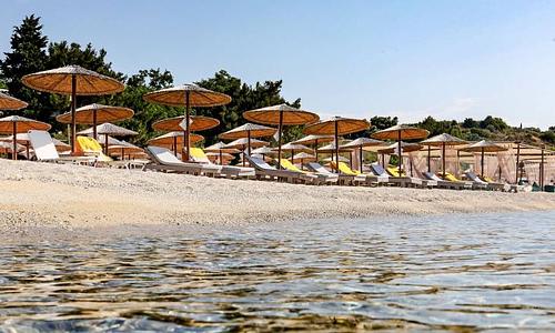 Θανάσιμος καυγάς για μια ξαπλώστρα στην ακτή Βουλιαγμένης