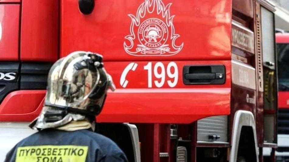 Πυρκαγιά σε χώρο συνάθροισης στο Αιγάλεω: Κινητοποίηση 18 πυροσβεστών
