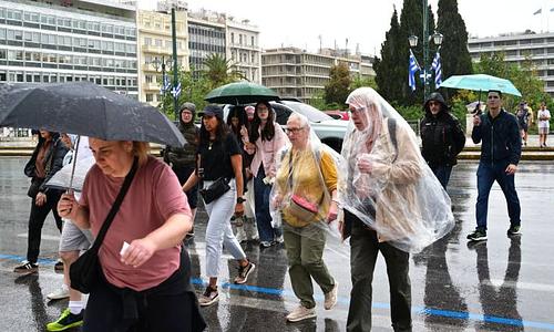 Μεταβολή του καιρού με βροχές και καταιγίδες σε πολλές περιοχές της χώρας