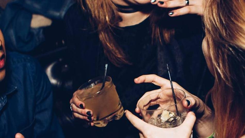 Σύλληψη κατηγορούμενου για πώληση αλκοόλ σε ανηλίκους στην Πάτρα