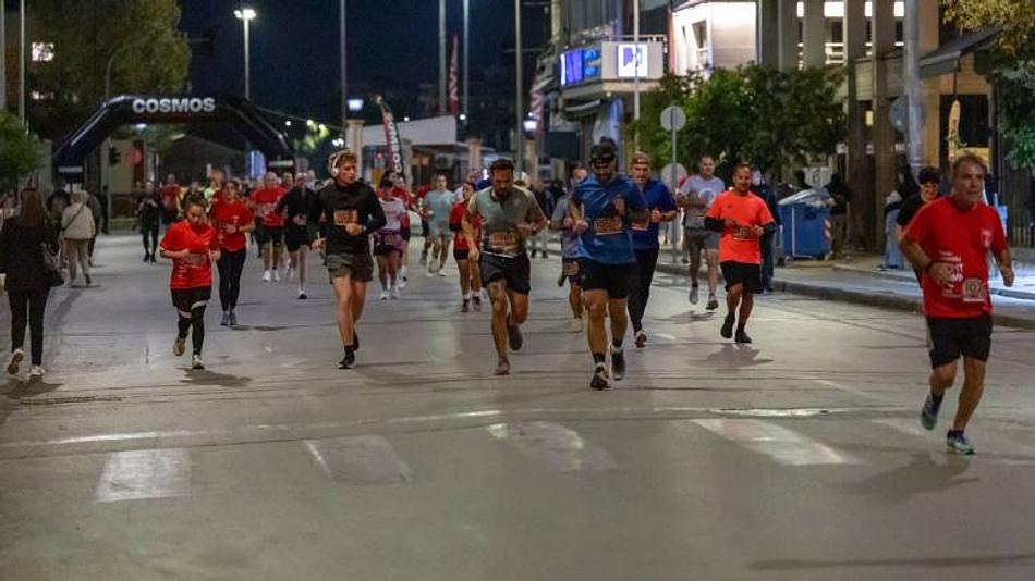 Εντυπωσιακή διοργάνωση του Νυχτερινού Ημιμαραθωνίου στη Θεσσαλονίκη με νέες διαδρομές και νικητές