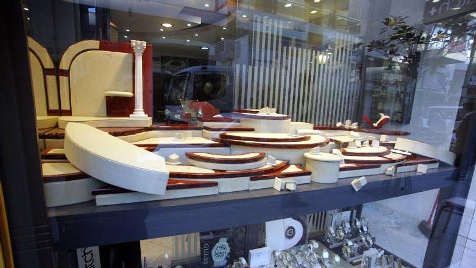 Επεισοδιακή διάρρηξη κοσμηματοπωλείου με εκσκαφέα - Βίντεο ντοκουμέντο αποκαλύπτει τη βιαιότητα των δραστών