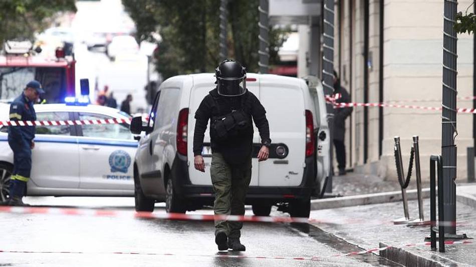Αποκλεισμός περιοχής στον Πειραιά λόγω ύποπτου αντικειμένου και διακοπή κυκλοφορίας