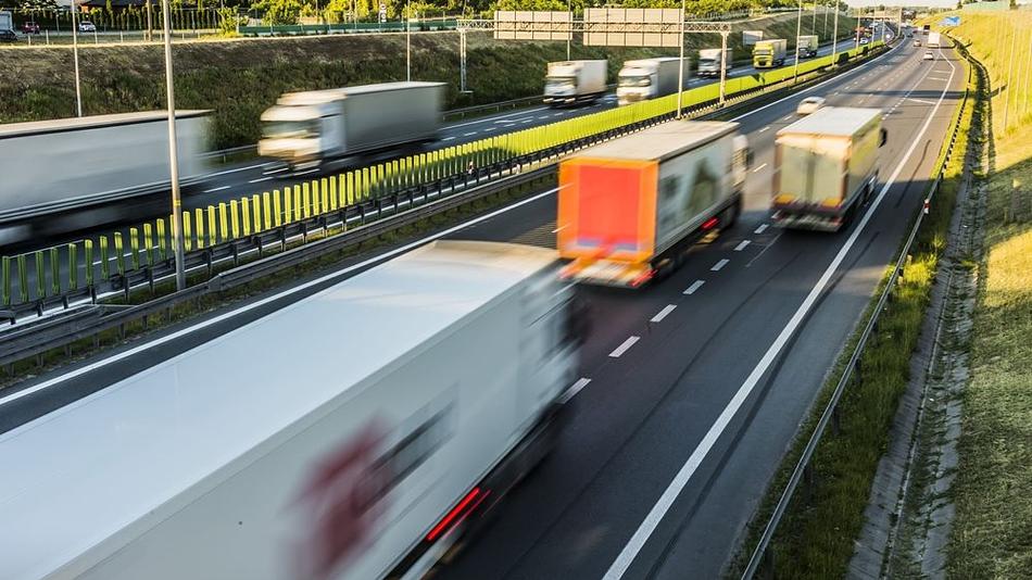 Πτώση στις οδικές εμπορευματικές μεταφορές στην Ελλάδα το 2025