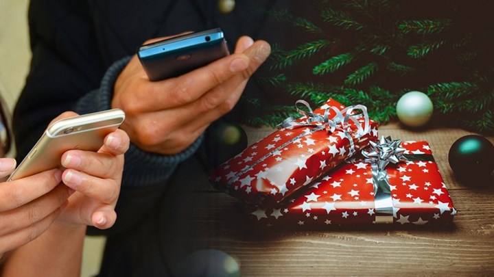 Χριστούγεννα με lockdown: Πώς θα πάμε για ρεβεγιόν – Ποιο SMS στέλνουμε στο 13033