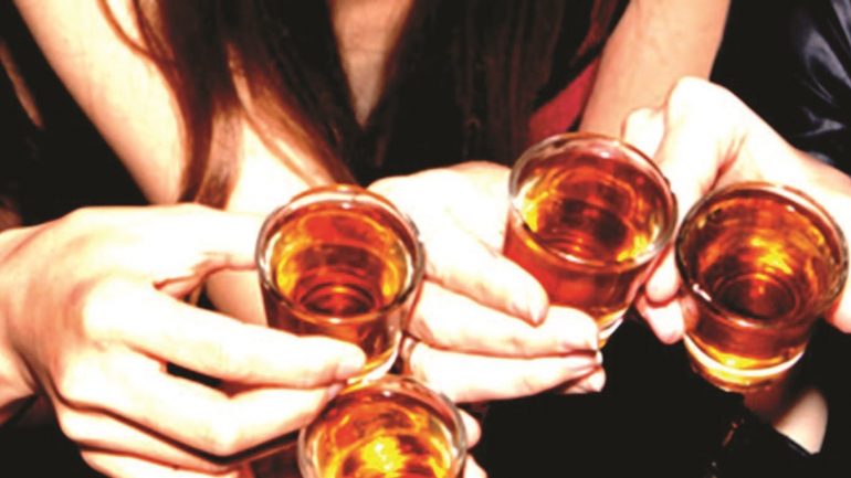 ΑΔΙΑΝΟΗΤΟ! Άφθονο το αλκοόλ σε σχολική εκδρομή…δημοτικού! Κρασί και τσικουδιά στην Κρήτη σε παιδιά 11 και 12 χρονών!