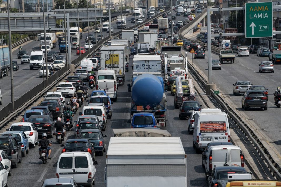 Αυξημένα τα μέτρα της τροχαίας ενόψει της 28ης Οκτωβρίου – Για ποια οχήματα απαγορεύεται η κυκλοφορία