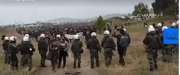 Έτσι κατάντησαν την Ελλάδα μας οι υπεύθυνοι- Οι τραγικές εικόνες από επεισόδια ανάμεσα σε μετανάστες και αστυνομικούς! (ΒΙΝΤΕΟ)