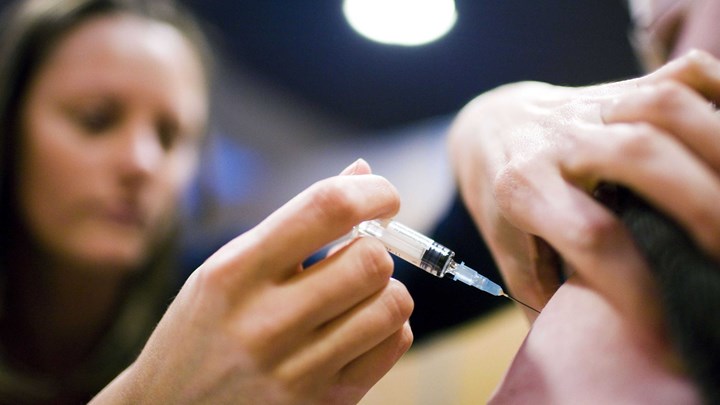 Πανελλήνιος Φαρμακευτικός Σύλλογος: Οι εμβολιασμοί των παιδιών είναι και πρέπει να παραμείνουν υποχρεωτικοί