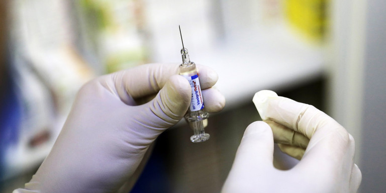 Συστάσεις του NHS: Να μην κάνουν το εμβόλιο όσοι έχουν σοβαρές αλλεργίες –Είχε παρενέργειες σε δύο άτομα